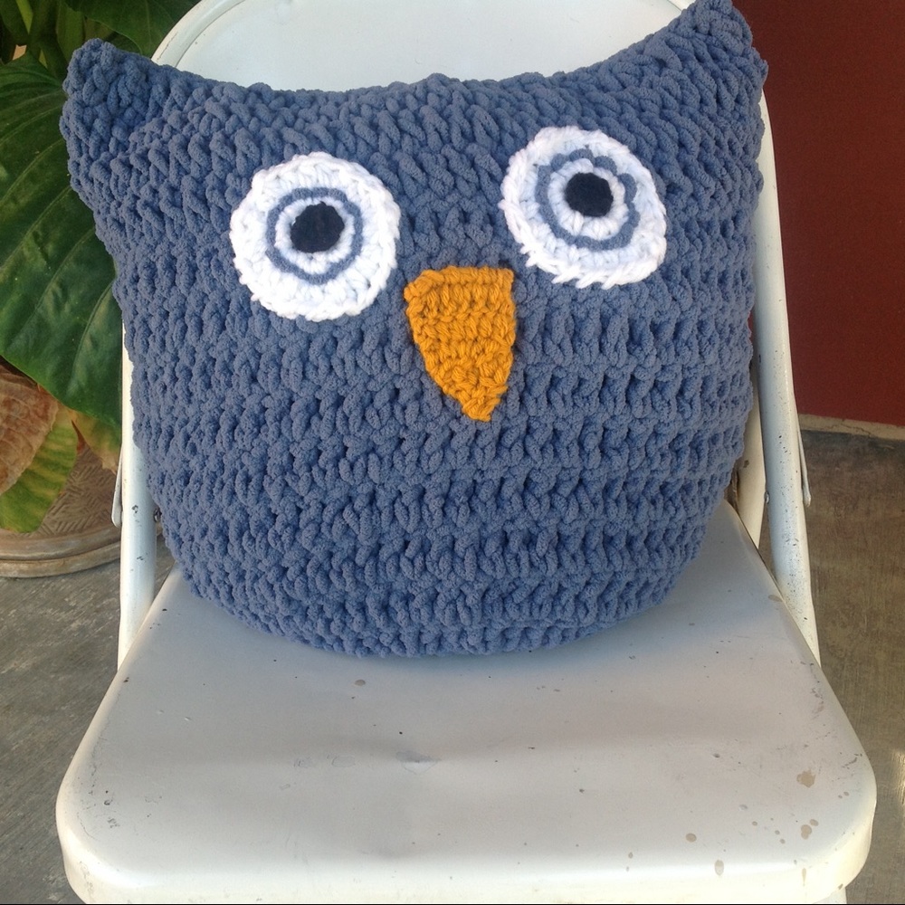 Crochet decorative pillow.SOLD ON ETSY